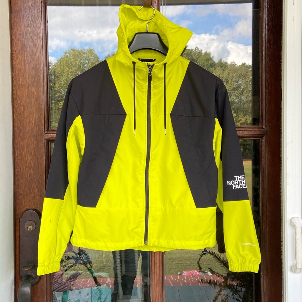 The North Face Peril Wind windwall hooded windbreaker jacket! Size XS